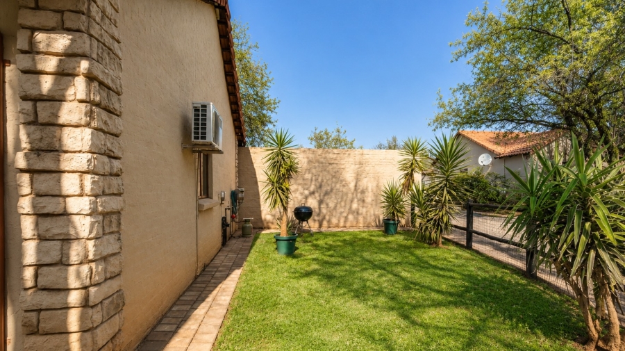 2 Bedroom Property for Sale in The Coves North West